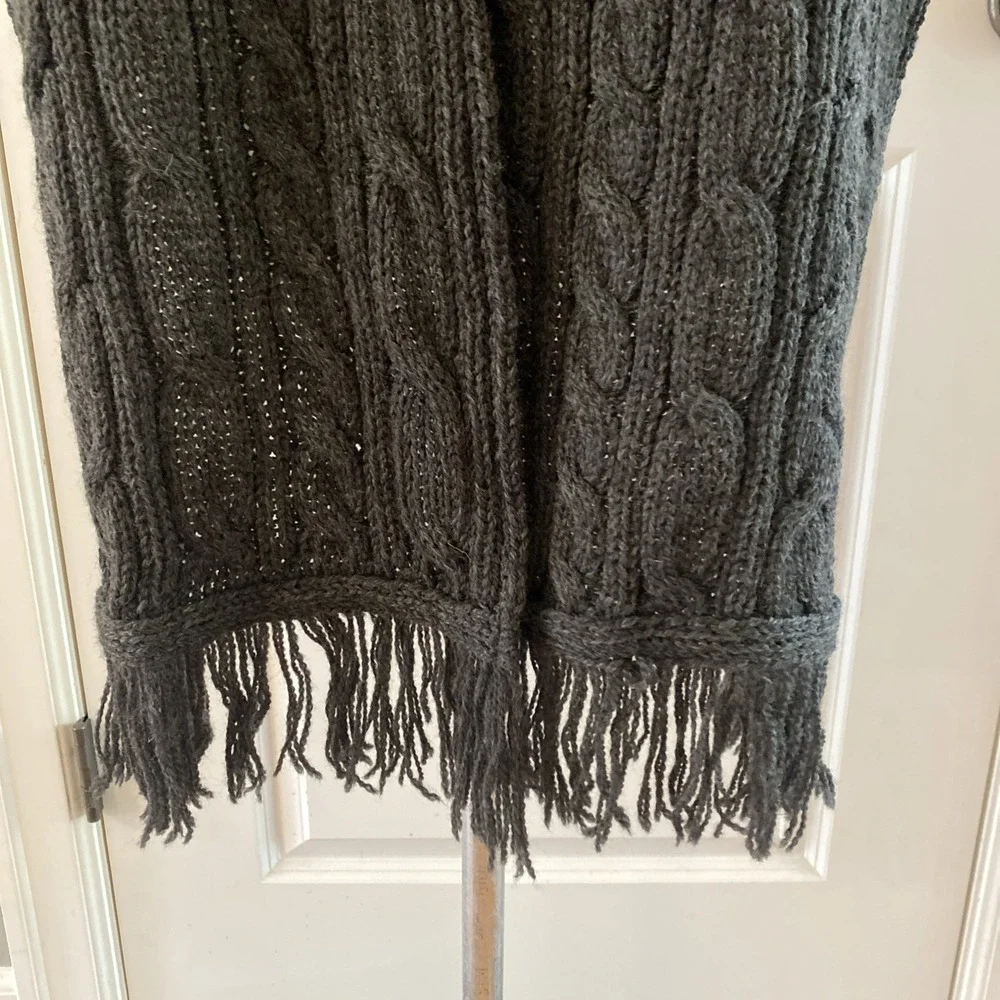 Aran Crafts Hooded Scarf Ireland One Size Gray Merino Wool Cable Knit Fringe